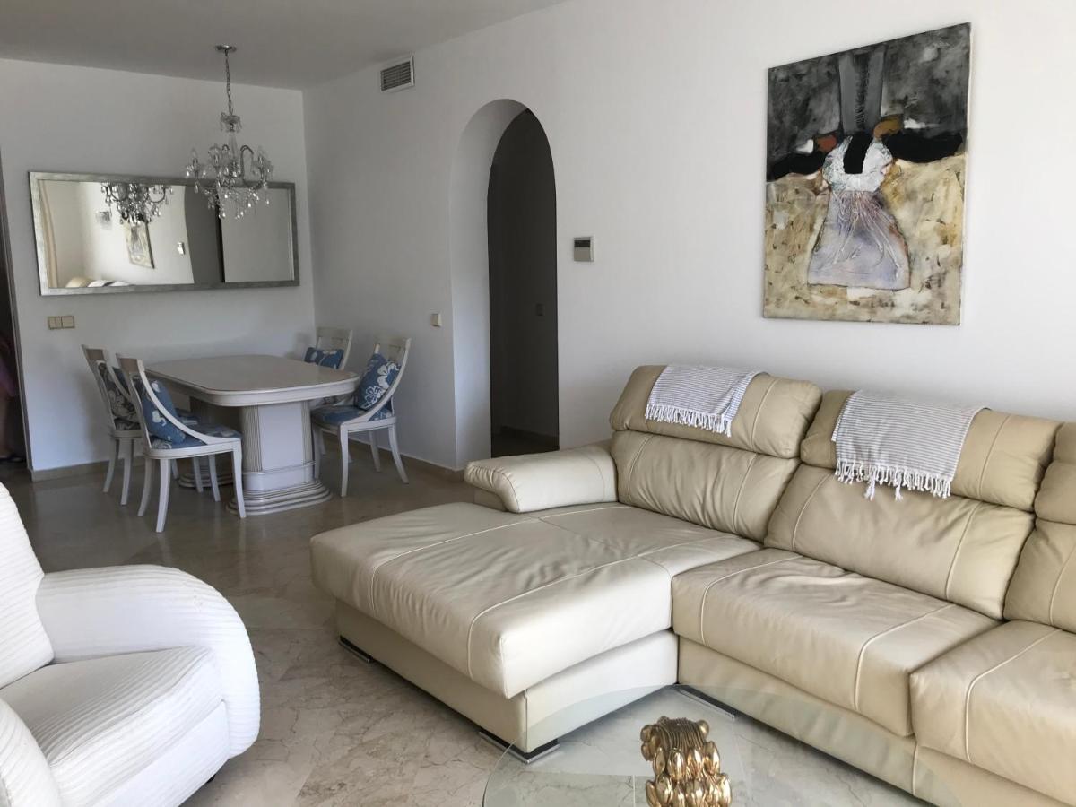 Apartment Costalita, Direct Beach Access, Ground Floor, Salt Water Pool Estepona Kültér fotó