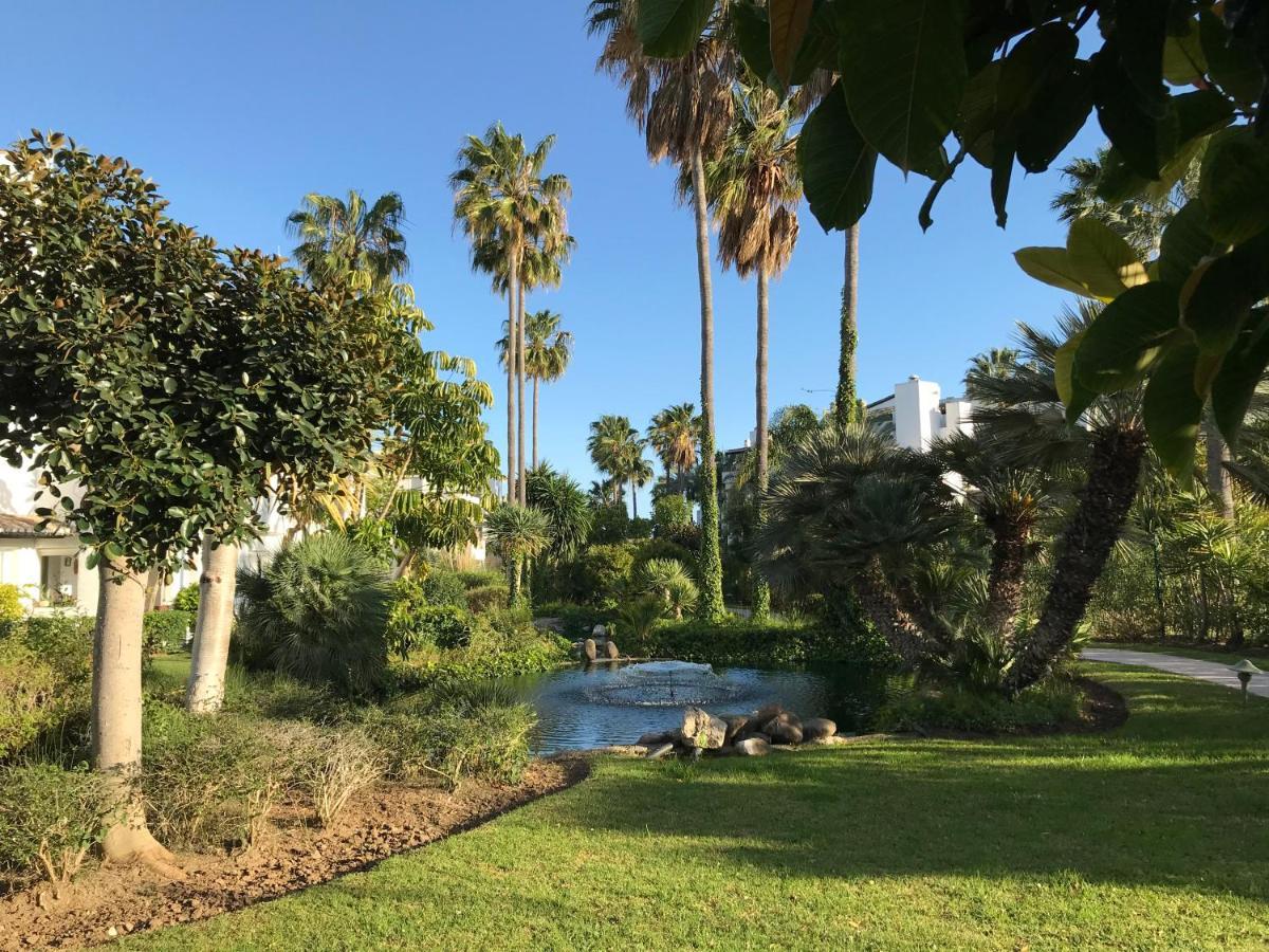 Apartment Costalita, Direct Beach Access, Ground Floor, Salt Water Pool Estepona Kültér fotó