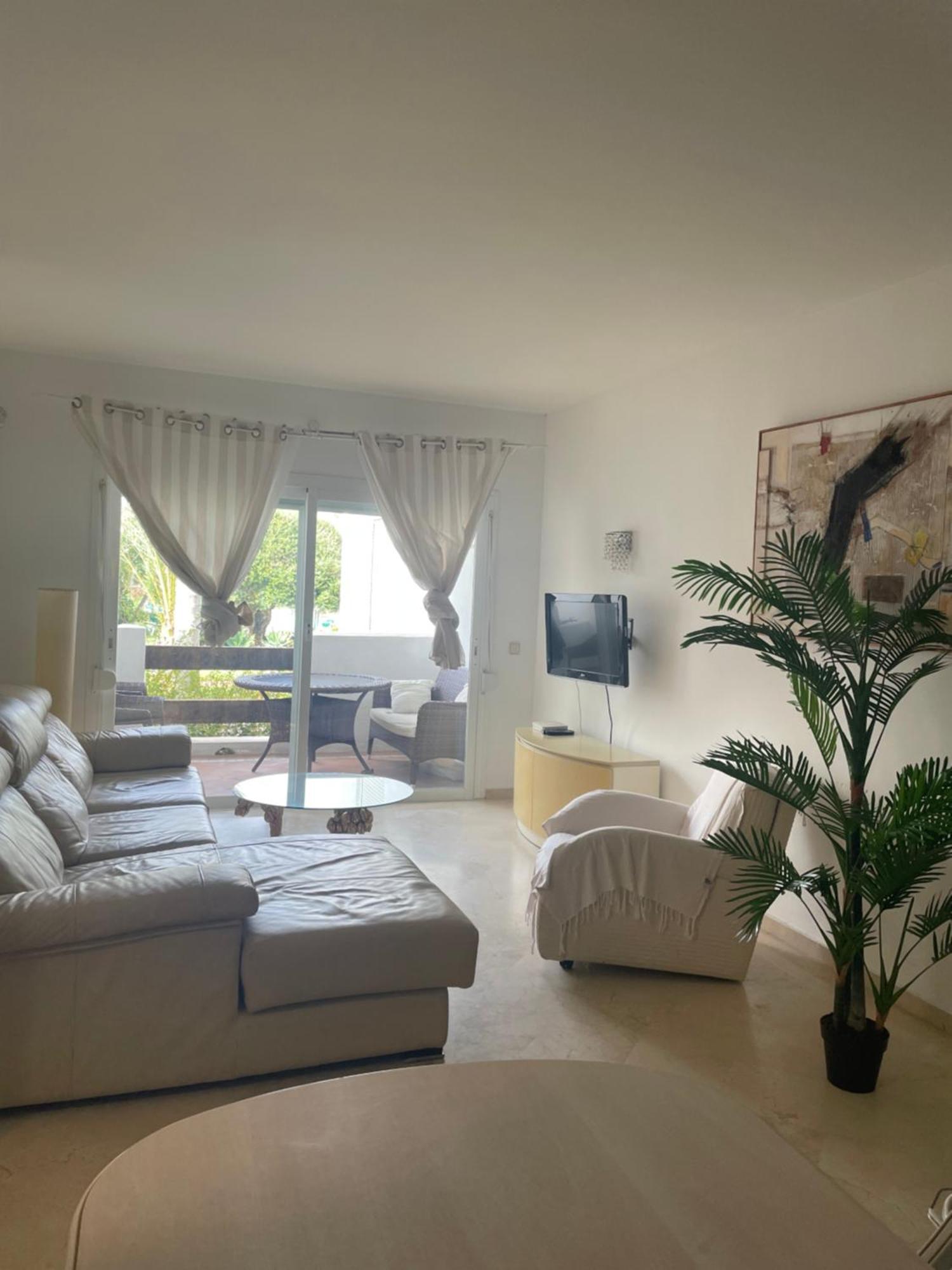 Apartment Costalita, Direct Beach Access, Ground Floor, Salt Water Pool Estepona Kültér fotó
