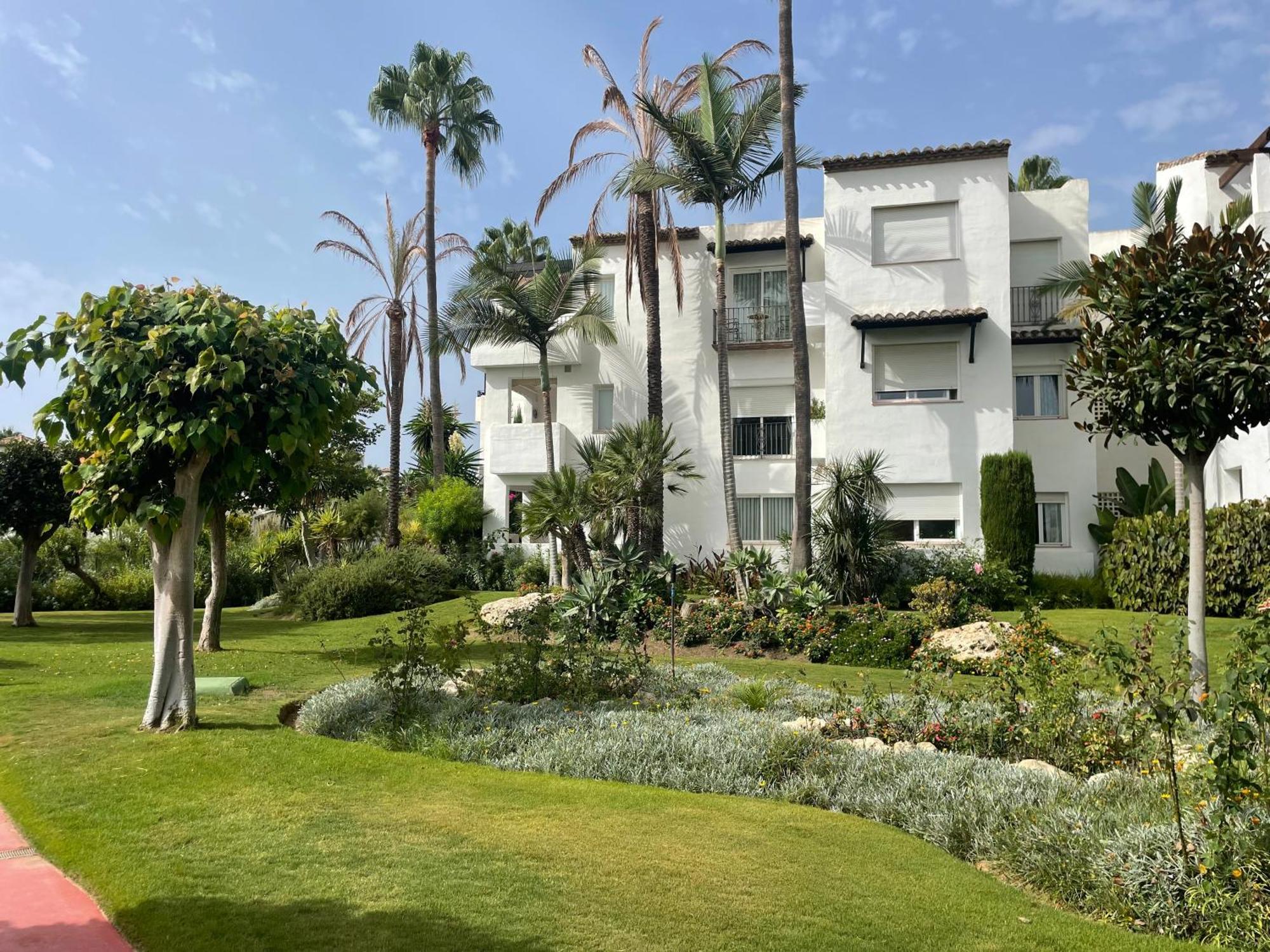 Apartment Costalita, Direct Beach Access, Ground Floor, Salt Water Pool Estepona Kültér fotó